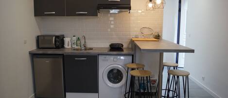 Réfrigérateur, micro-ondes