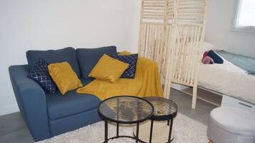1 habitación, tabla de planchar con plancha, wifi y ropa de cama