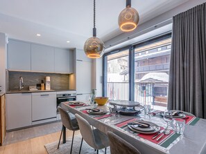 Réfrigérateur, micro-ondes, four, lave-vaisselle