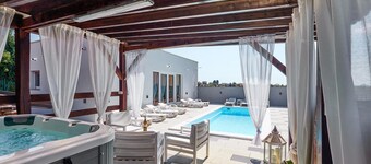 Stunning home in Kapela with kitchen