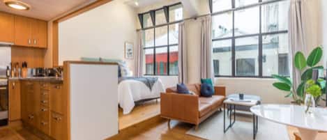 Apartment | Free WiFi, bed sheets