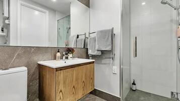 Apartment | Bathroom