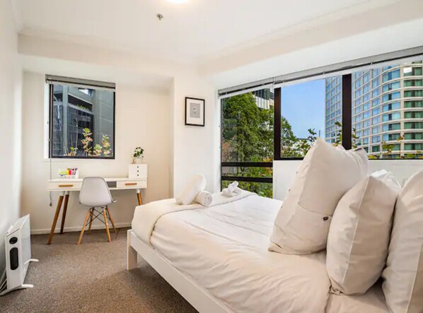 2 bedrooms, iron/ironing board, free WiFi - Prime location - 2BR Urban retreat I Zodiak Stays (Auckland)