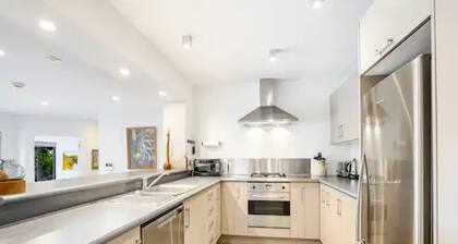 Stylish And Serene Living In Kohimarama
