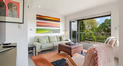 Stylish And Serene Living In Kohimarama