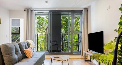 Auckland City Charm - 2BR Haven by Zodiak Stays