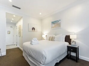Apartment | Iron/ironing board, free WiFi - Cozy Studio+Heritage Hotel Facilities Zodiak Stays (Auckland)