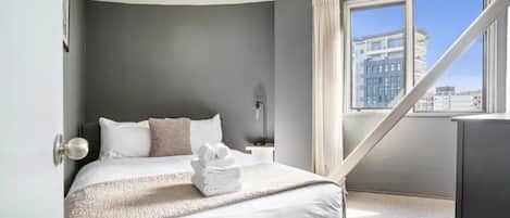 Apartment | 2 bedrooms, iron/ironing board, free WiFi