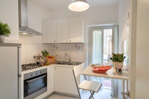 Fridge, oven, stovetop, toaster - FI-D612-FRAG3AT - Angelico Apartment (Firenze)