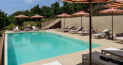 Wunderbares alleinstehendes Ferienhaus mit Klimaanlage, privatem Pool, W-LAN und Innenhof, bei Alba