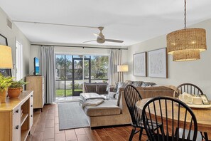 TV, DVD player, offices - Coastal Retreat Steps from Crescent Beach (Sarasota)