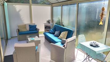 Télévision, table de tennis de table