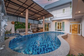 Kolam renang outdoor
