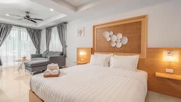 Villa | 6 bedrooms, in-room safe, desk, laptop workspace