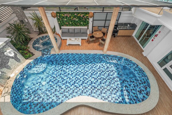 Outdoor pool - Gala Pavilion (Pattaya)