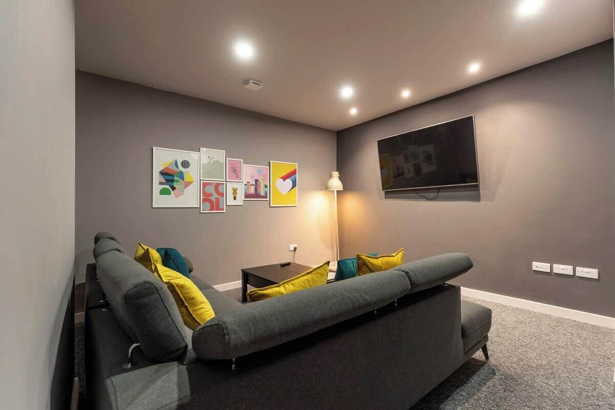 TV, offices