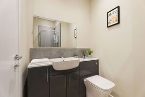 Douche, séchoir à cheveux