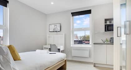 Luxury Self Contained Studio (2)