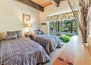3 bedrooms, iron/ironing board, Internet, bed sheets