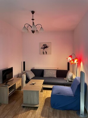 Living area - O Sole Mio ApartHotel (Bucharest)
