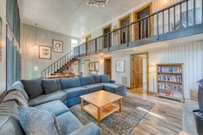 Televisión, chimenea, estéreo, oficina