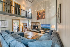 Televisión, chimenea, estéreo, oficina