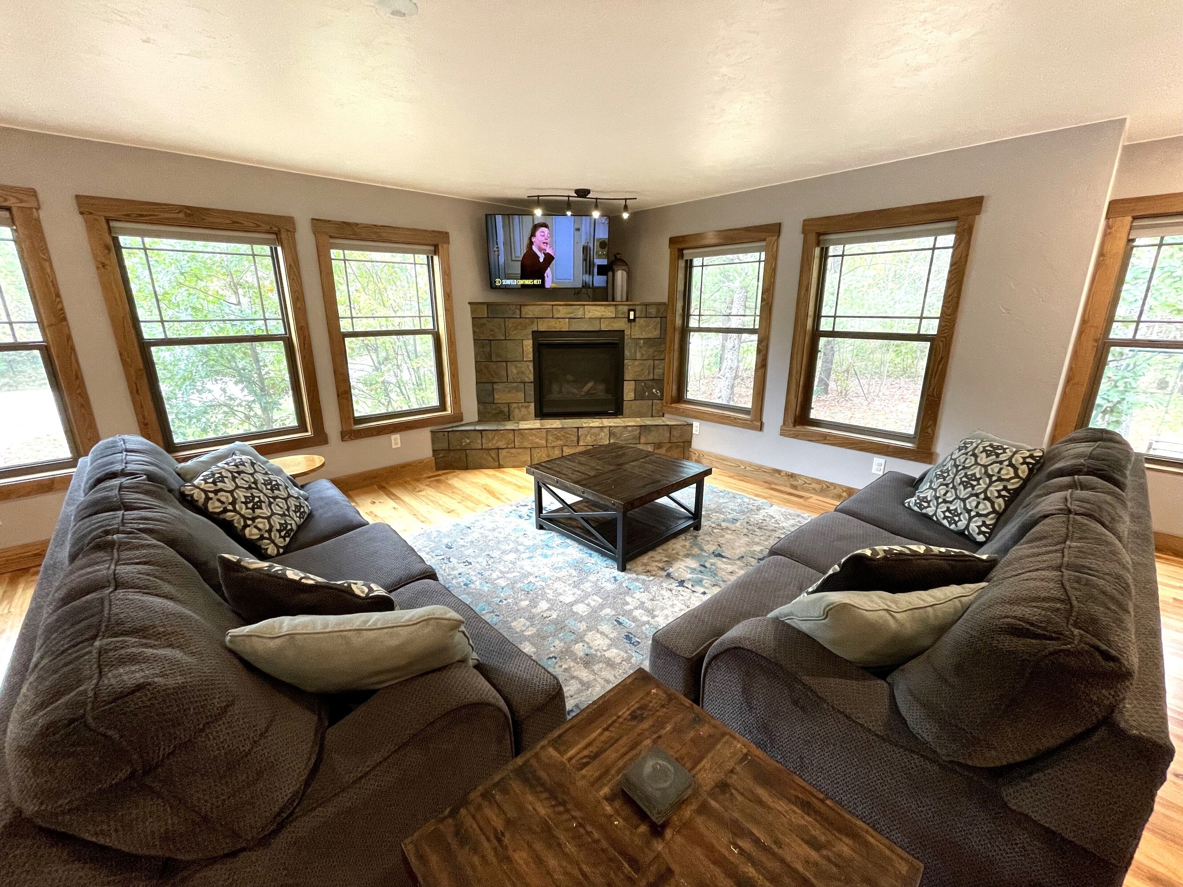 Télévision, cheminée