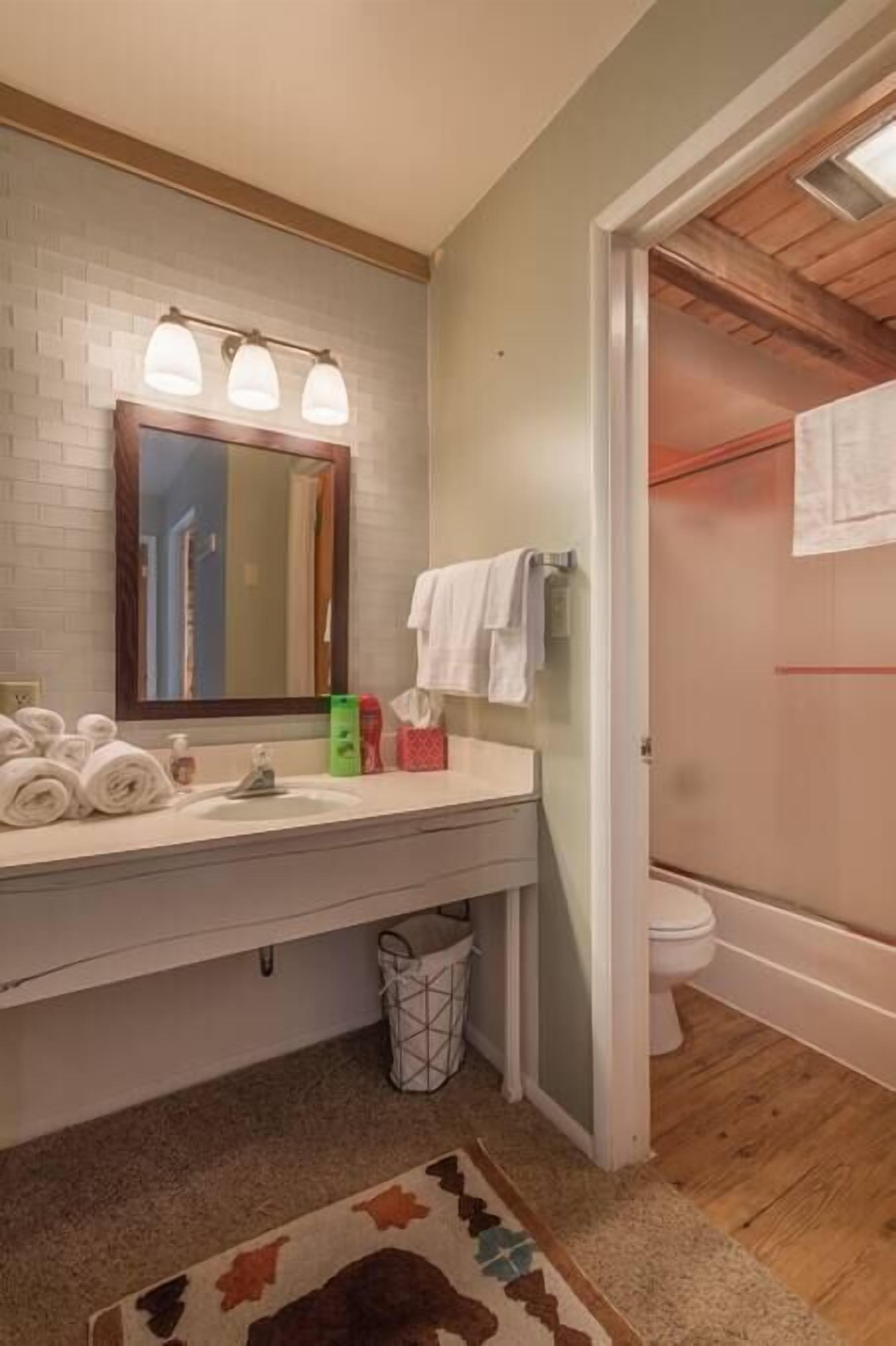 Baignoire, serviettes fournies