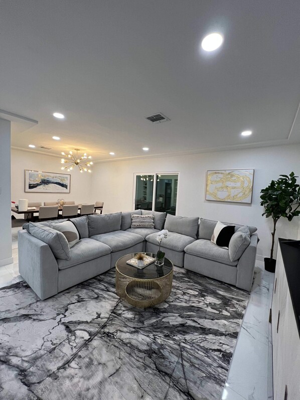 تلفزيون، مكتب