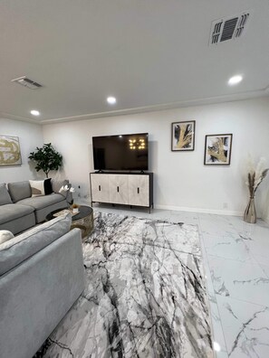 تلفزيون، مكتب