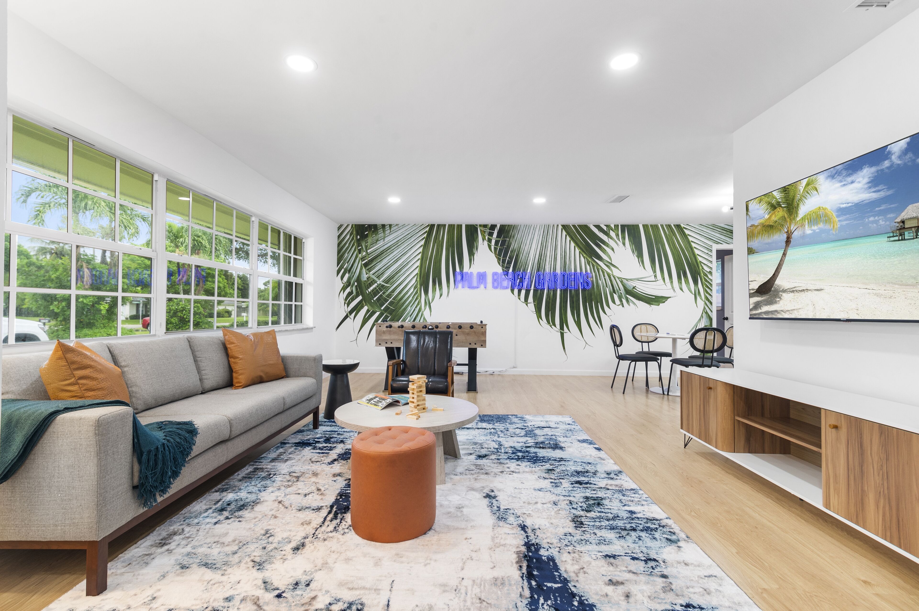 Palm Beach Luxury // 5br, Pool, Hot Tub, Fire Pit, Billiards, Arcade // Sleep 18 - Palm Beach Gardens, FL