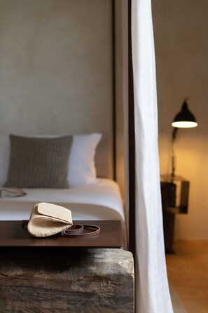 11 bedrooms, iron/ironing board, travel cot, free WiFi