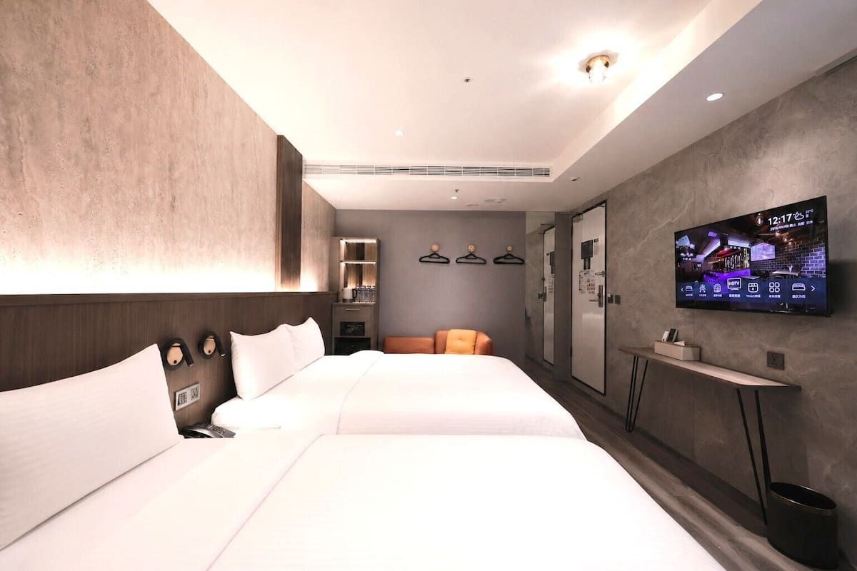 Superior Quadruple Room | Down comforters, minibar, free WiFi, bed sheets