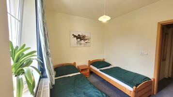 Bureau, Wi-Fi gratuit, draps fournis