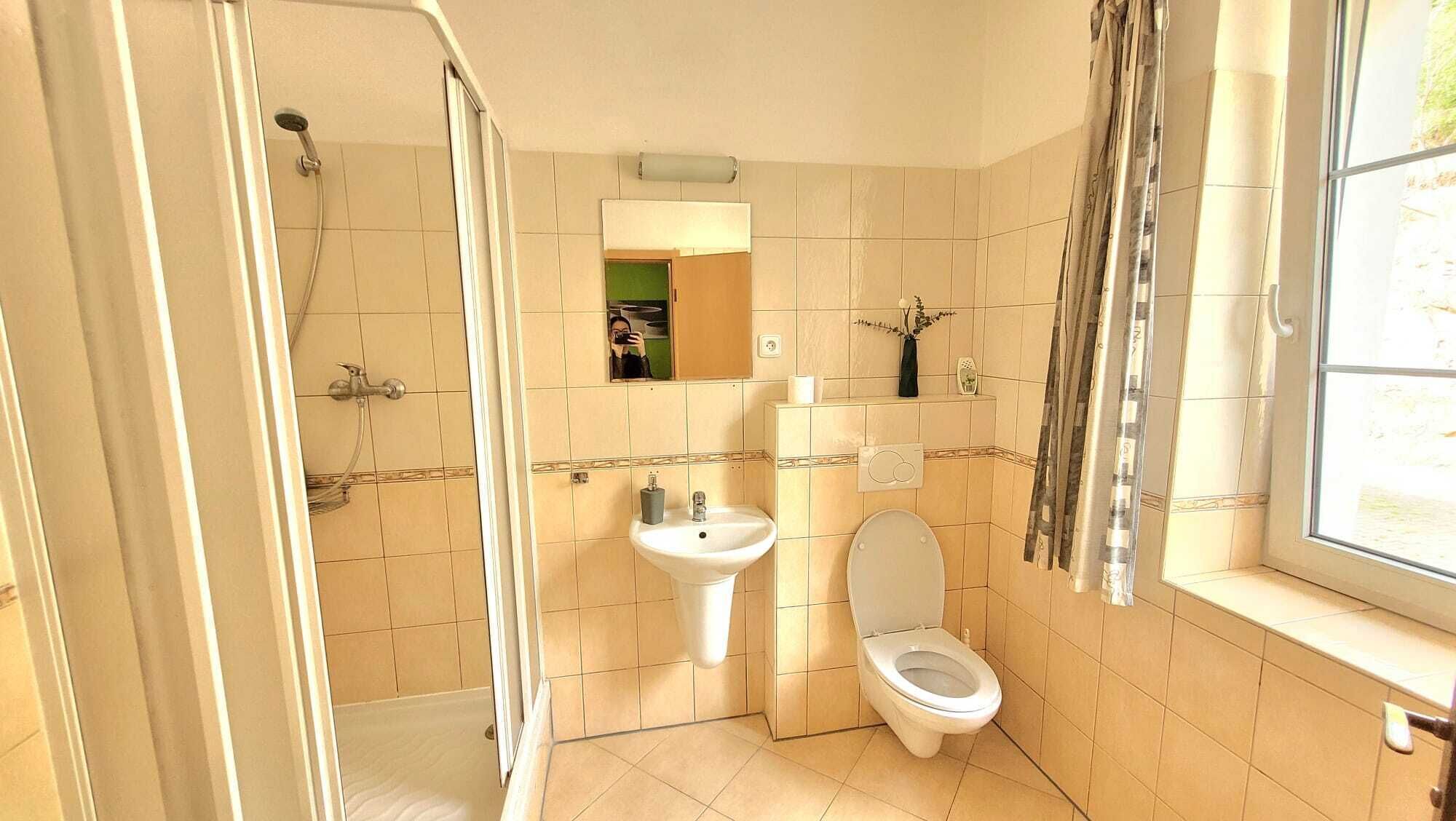 Basic Double Room | Bathroom | Slippers