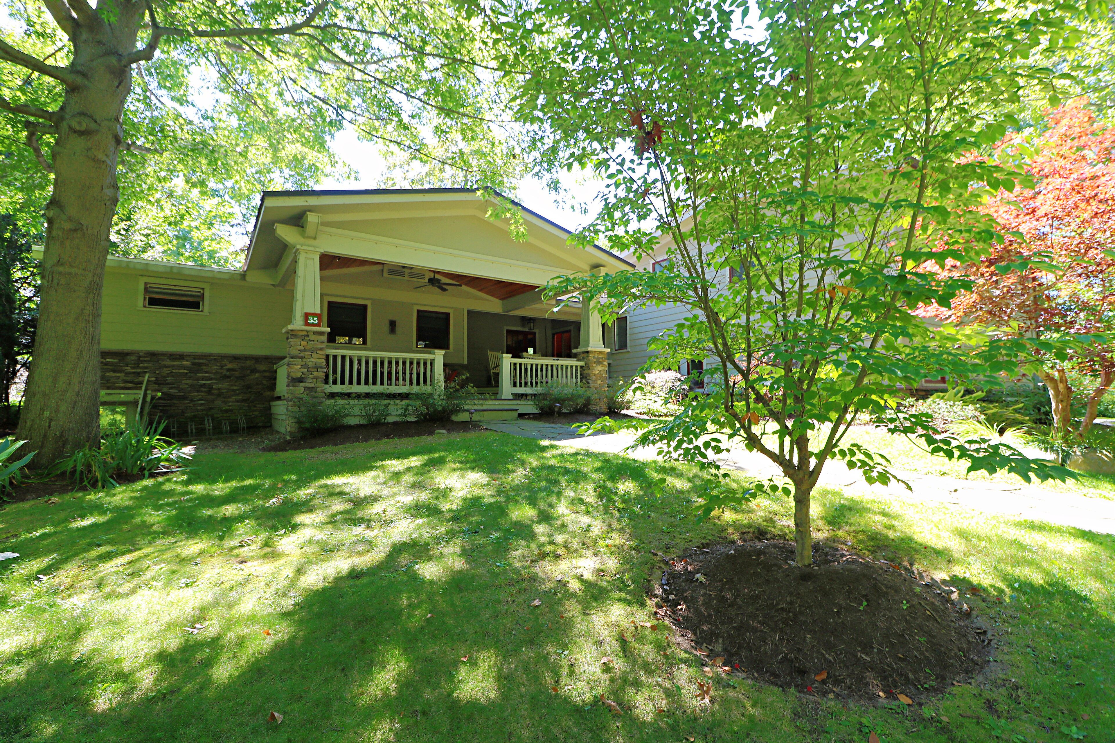 Seeds of Paradise: A year-round haven a mere stone's throw away from the iconic Thunder Bridge.