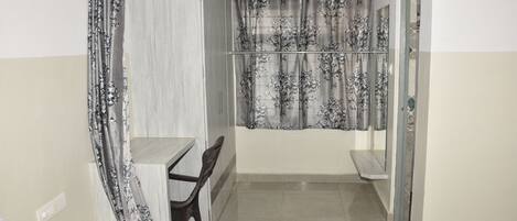 Langsir/tirai gelap terus, seterika/papan seterika, Wi-fi percuma