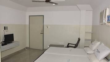 20 bedrooms, blackout curtains, iron/ironing board, free WiFi