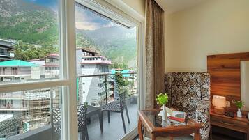Super Deluxe Room with Balcony and Mountain view | Mountain view
