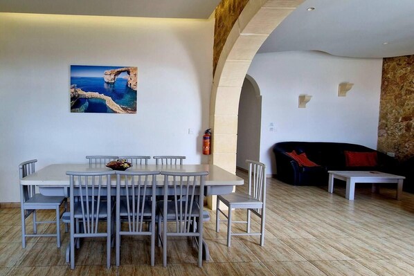 Apartment | Dining