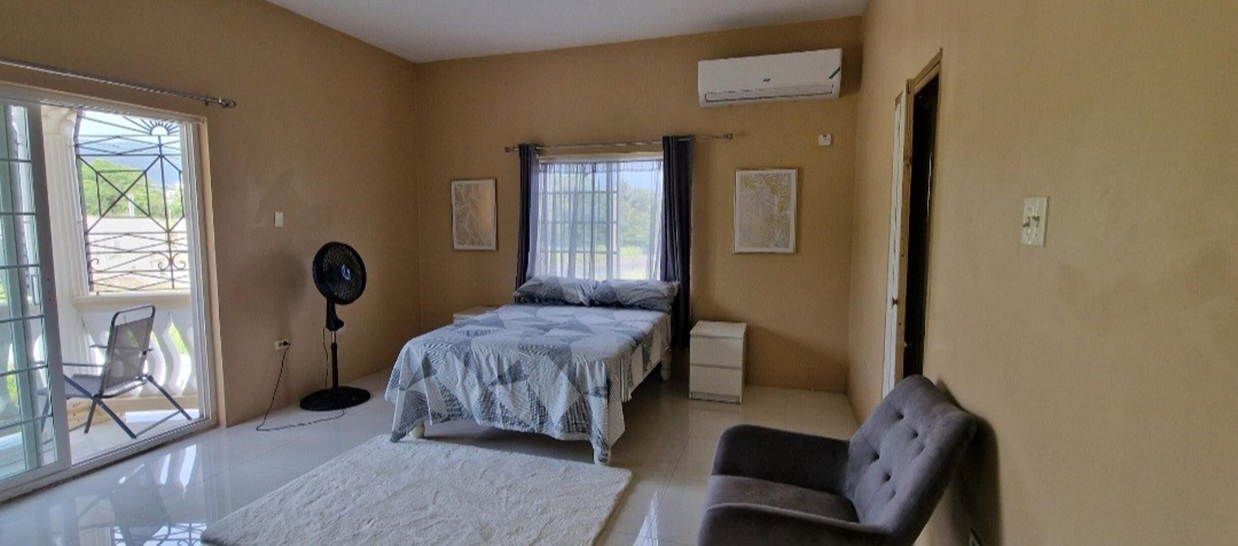 3 chambres, fer et planche à repasser, accès au Wi-Fi (inclus)