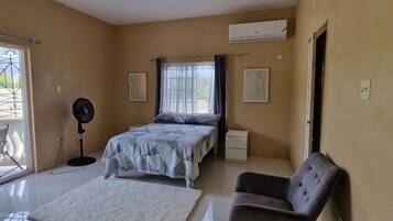 3 chambres, fer et planche à repasser, accès au Wi-Fi (inclus)