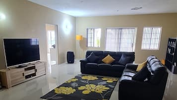 Casa | Área de sala de estar | Televisión