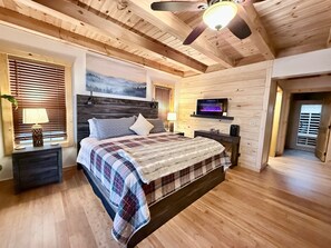 3 bedrooms, desk, iron/ironing board, travel crib - Boone bliss mountain house (Boone)