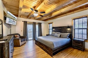 3 bedrooms, desk, iron/ironing board, travel cot - Boone bliss mountain house (Boone)