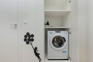 Apartment, 2 Schlafzimmer, Balkon | Wäschereiservice