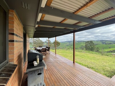 Cozy comfort, spectacular view, central South Gippsland location!! Sleeps 12!
