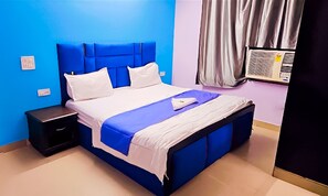 1 bedroom, free WiFi - Roomshala 133 Happy Residency (New Delhi)