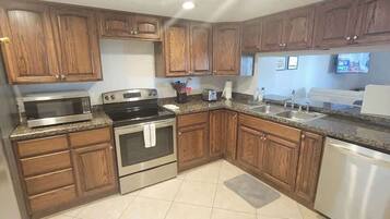 Condo, Multiple Beds, Balcony, Garden View (Habitat 25) | Private kitchen | Fridge, microwave, oven, stovetop