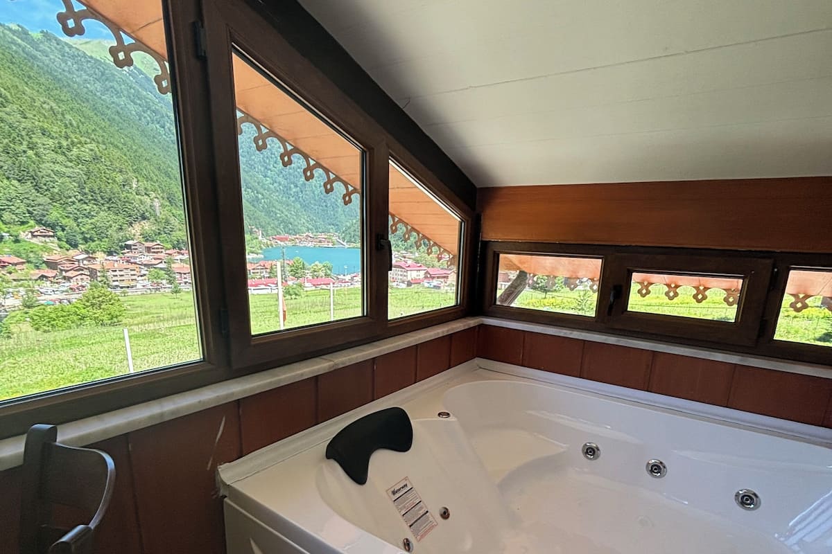 1 slaapkamer, luxe beddengoed, een bureau, extra bedden